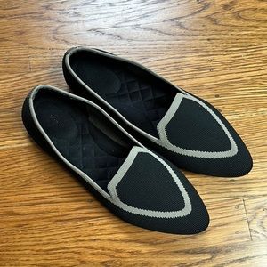 The Blackbird Washable Flats in Black and Tan